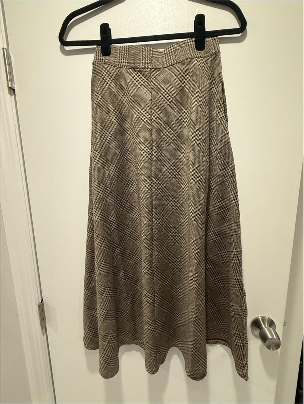 Halara High Waisted Pocket Houndstooth Plaid Flare Midi Casual Skirt - Picture 5 of 7